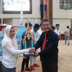 Ketua DPRD Sulut Serahkan Piala Kepada Para Pemenang Kejurda Sambo Sulut